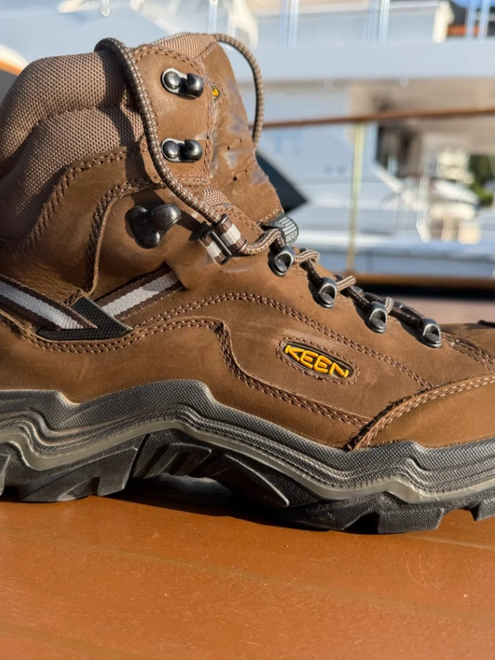 Keen Durand II Mens Mid Waterproof Hiker 11.5 EU 45 excellent shape